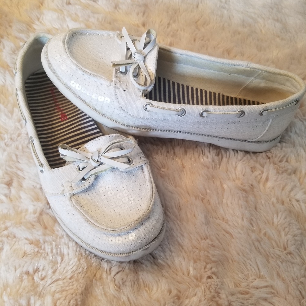 American Eagle white, sequins, fashion flats